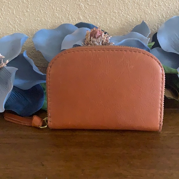 💥SOLD!! Madewell Leather Wallet - Picture 1 of 7